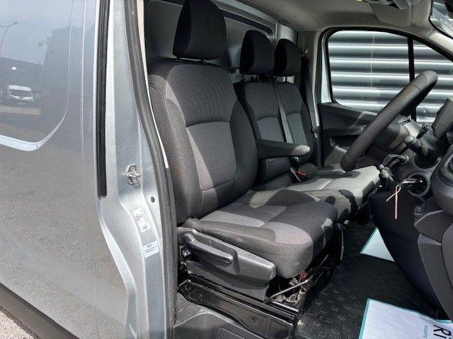 Renault Trafic image 11